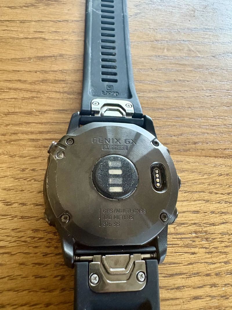 Garmin Fénix 6X Sapphire PRO – plně funkční, nový řemínek