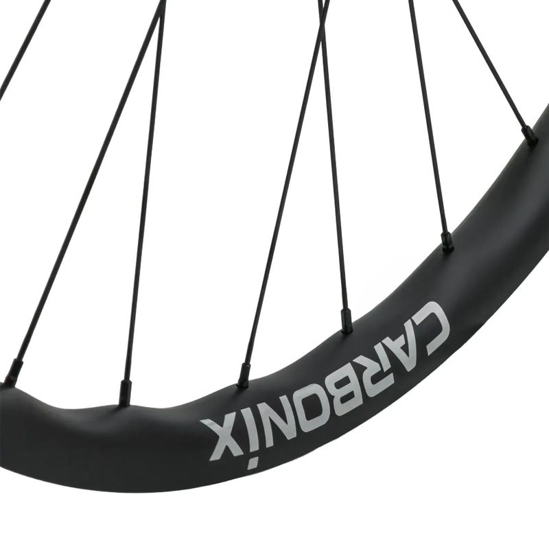 🪶 ULTRA LEHKÁ – MTB karbonová kola Carbonix WAVE 30 XC | zvlněný ráfek | Sapim CX Ray | 1280 g
