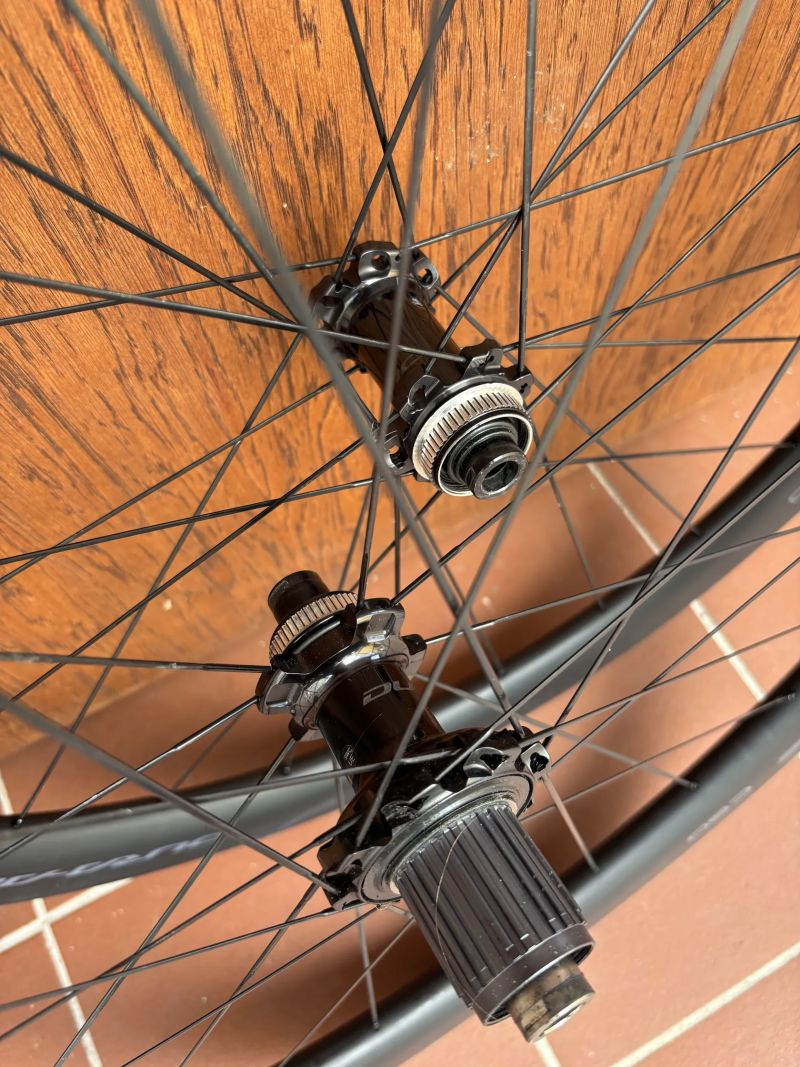 Zapletená kola Shimano DURA-ACE C50 - zánovní 