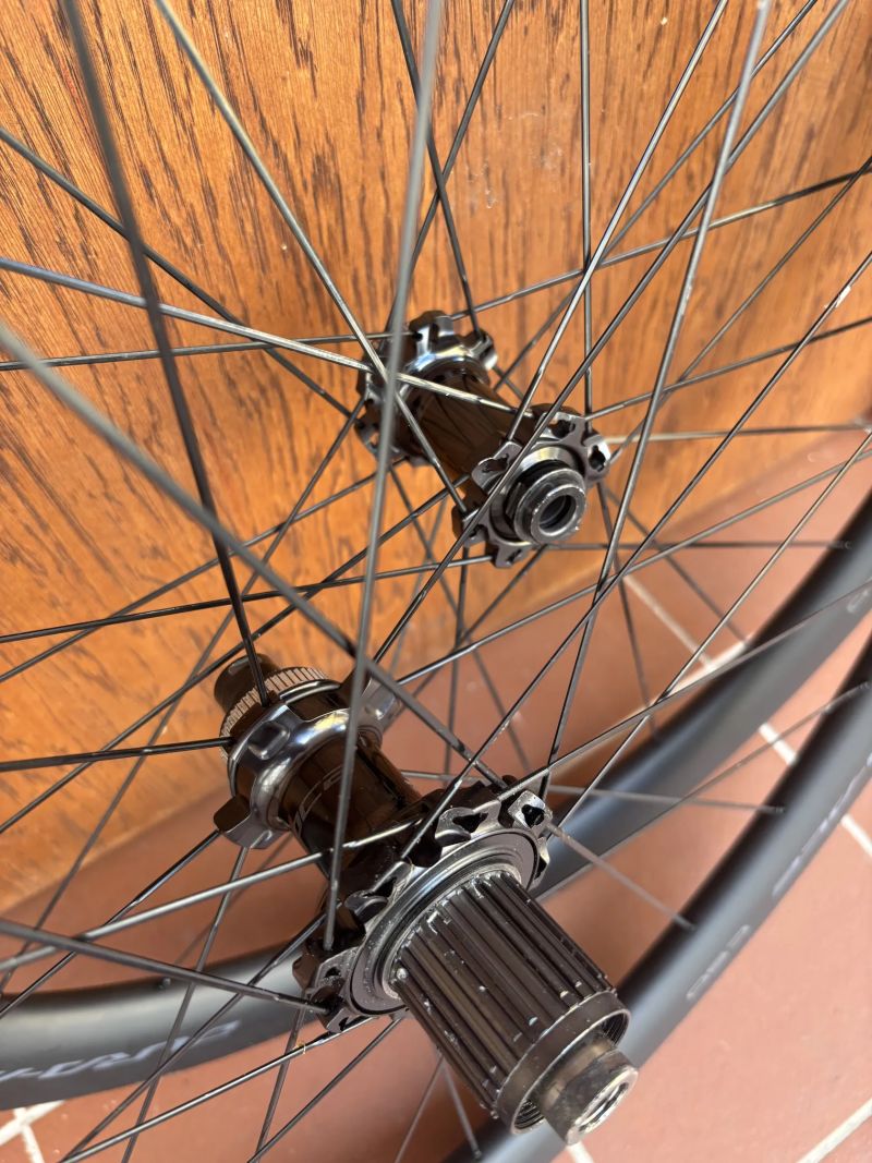 Galusková zapletená kola Shimano DURA-ACE C50 - zánovní 