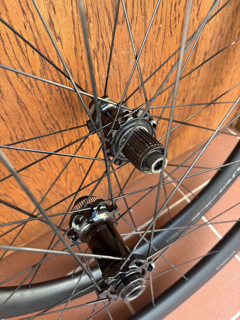 Galusková zapletená kola Shimano DURA-ACE C50 - zánovní