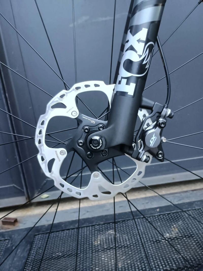 Téměř nový Trek Supercaliber 9.8 XT