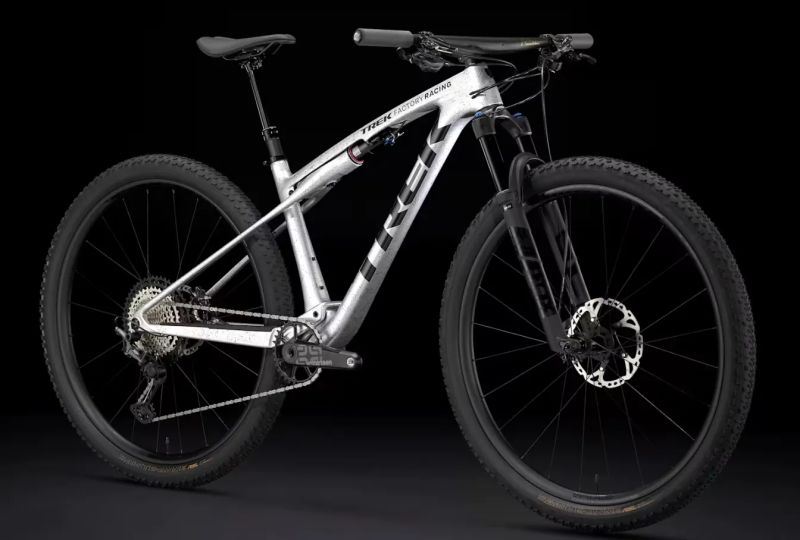 Téměř nový Trek Supercaliber 9.8 XT