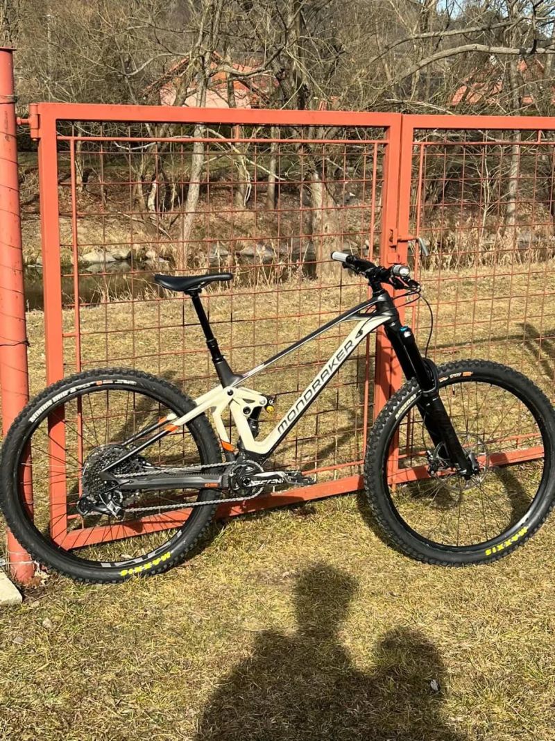 MONDRAKER SUPERFOXY CARBON R 