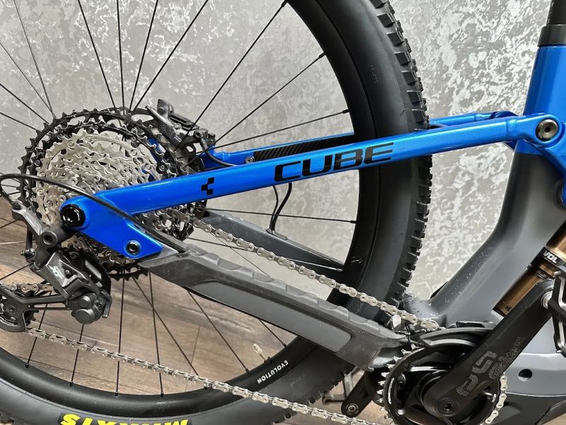 Cube Stereo Hybrid 140 HPC Action Team 750w M