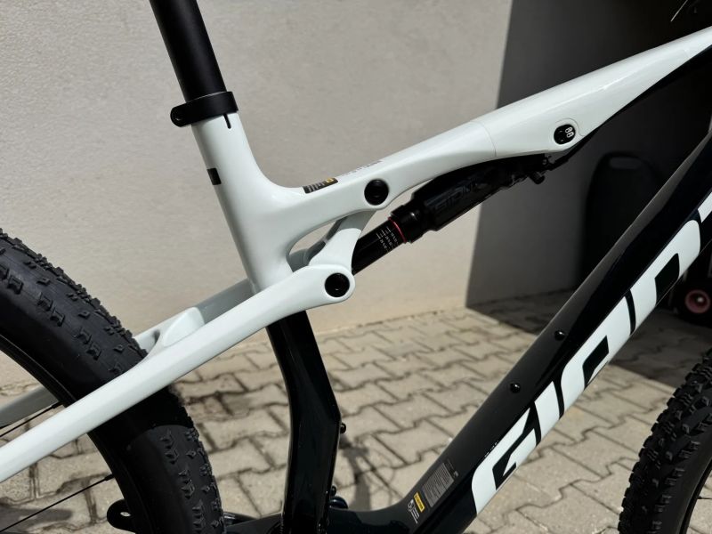 Giant GIANT Anthem Advanced SL 2