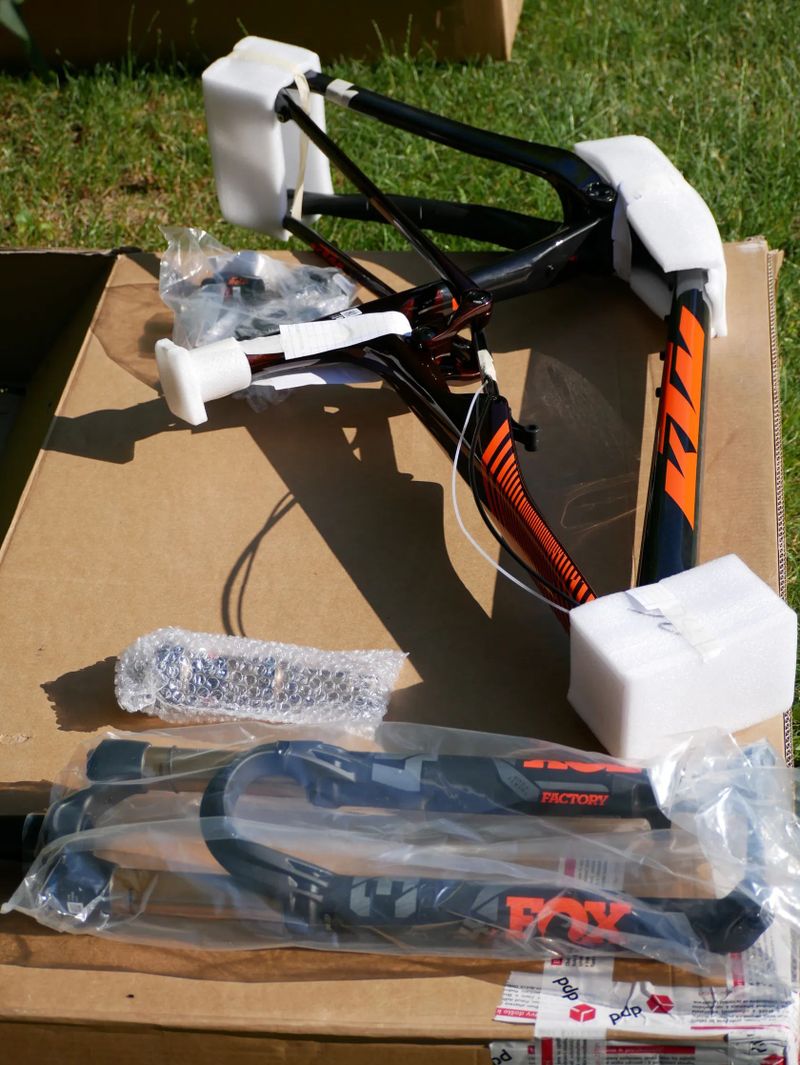 Rámová sada - KTM Scarp MT Exonic 120mm, vidlice a tlumič Fox verze Kashima