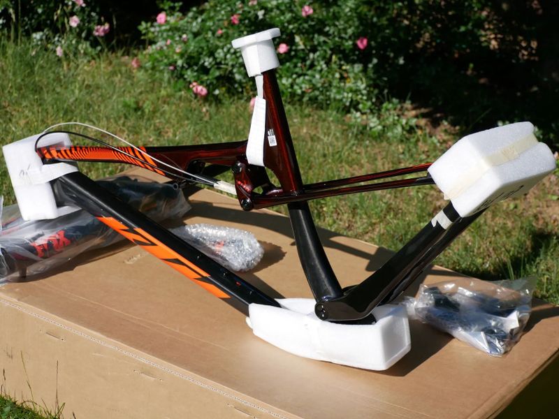 Rámová sada - KTM Scarp MT Exonic 120mm, vidlice a tlumič Fox verze Kashima