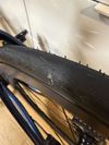 Silnička vlastní stavba NOVÁ na 175-180 cm, carbon, shimano 105 Di2, chameleon barva