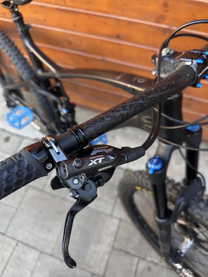 Kellys eraser 90 vel L Carbon 