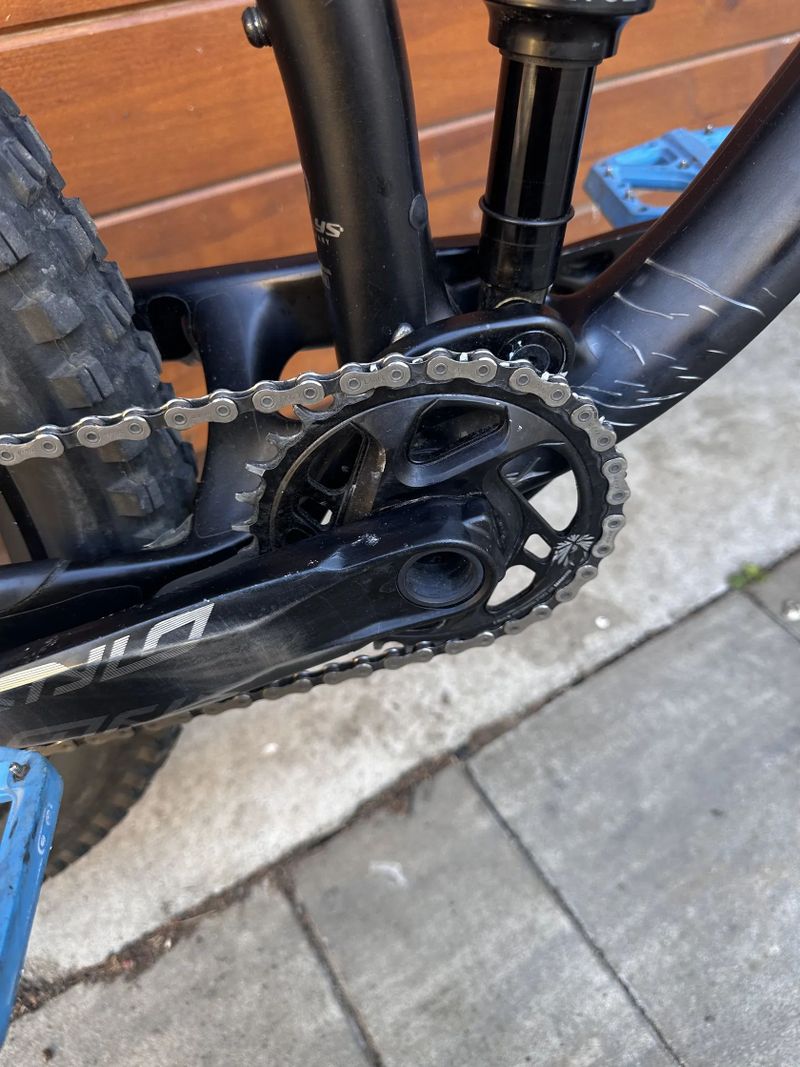 Kellys eraser 90 vel L Carbon 