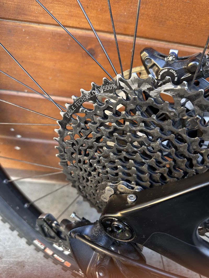 Kellys eraser 90 vel L Carbon 
