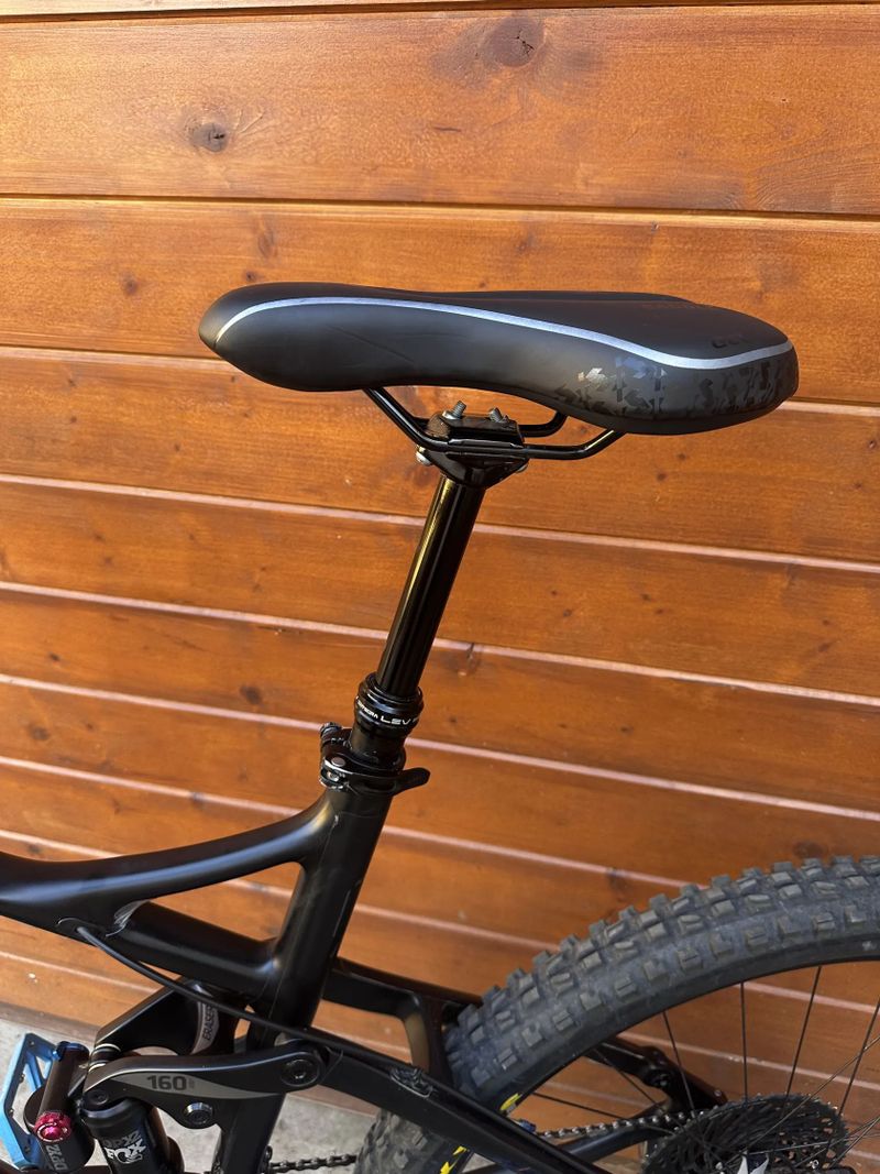 Kellys eraser 90 vel L Carbon 
