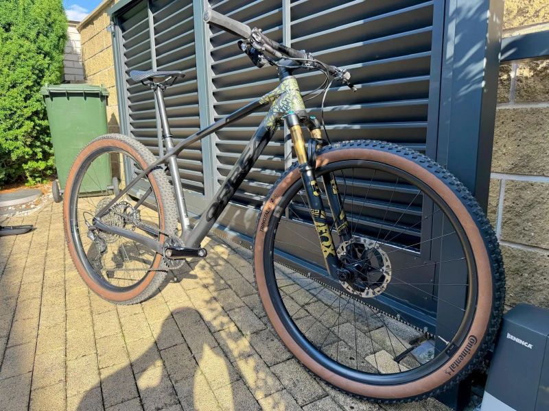 Orbea ALMA M PRO OMX Gold, FOX Factory, 9,3kg, vel. M