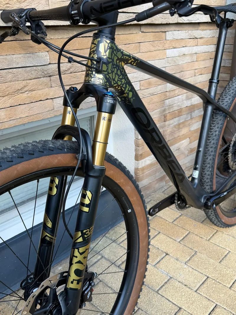 Orbea ALMA M PRO OMX Gold, FOX Factory, 9,3kg, vel. M