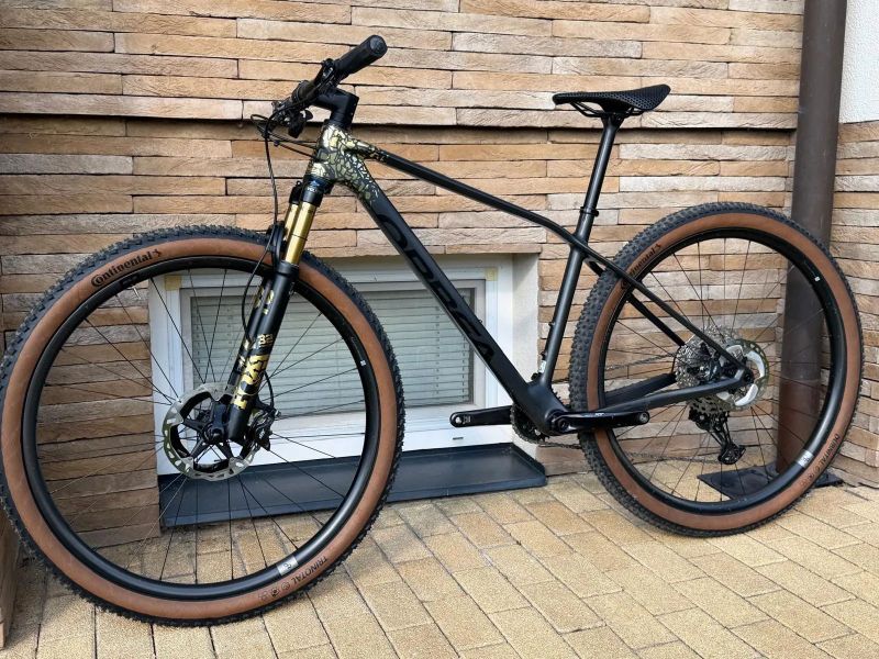Orbea ALMA M PRO OMX Gold, FOX Factory, 9,3kg, vel. M
