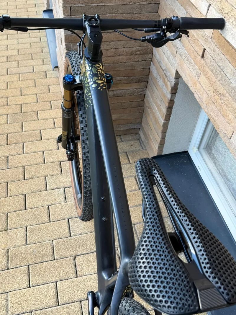 Orbea ALMA M PRO OMX Gold, FOX Factory, 9,3kg, vel. M