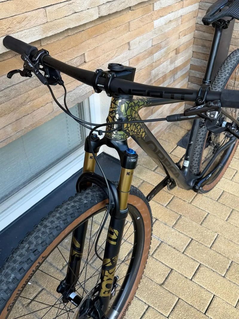 Orbea ALMA M PRO OMX Gold, FOX Factory, 9,3kg, vel. M