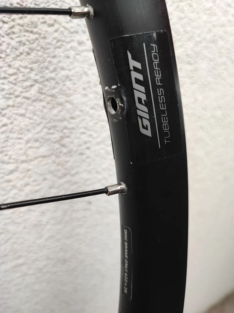 Zapletená kola GIANT SX2, dynamo CON -TEC,