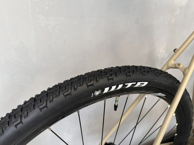 Gravel Author Aura XR4