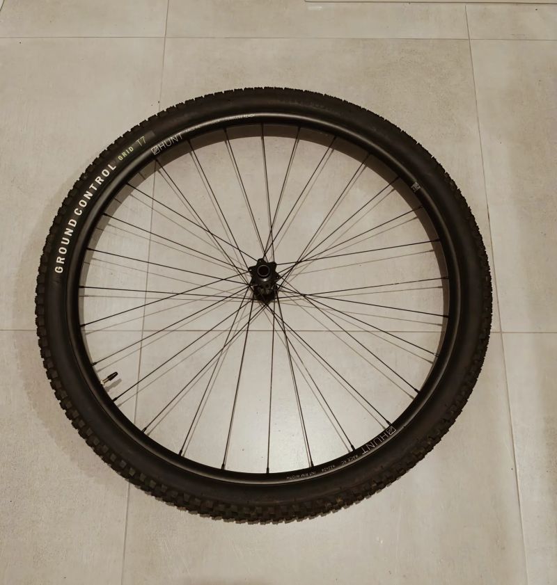 HUNT hliníková 29" XC kola váha 1517g