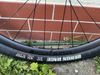 Bontrager Kovee Elite 23, ořech XD