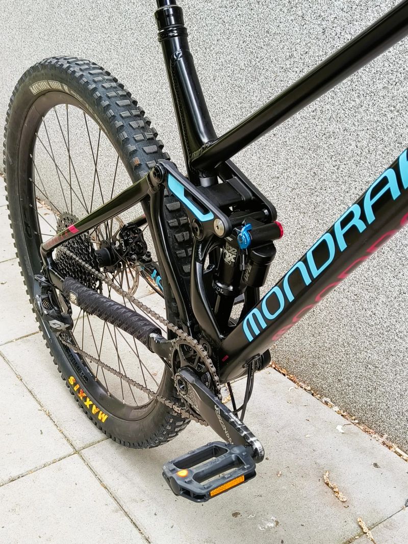 Mondraker FOXY XR 29", vel. L, zdvihy 160/160 mm, 15,4 kg