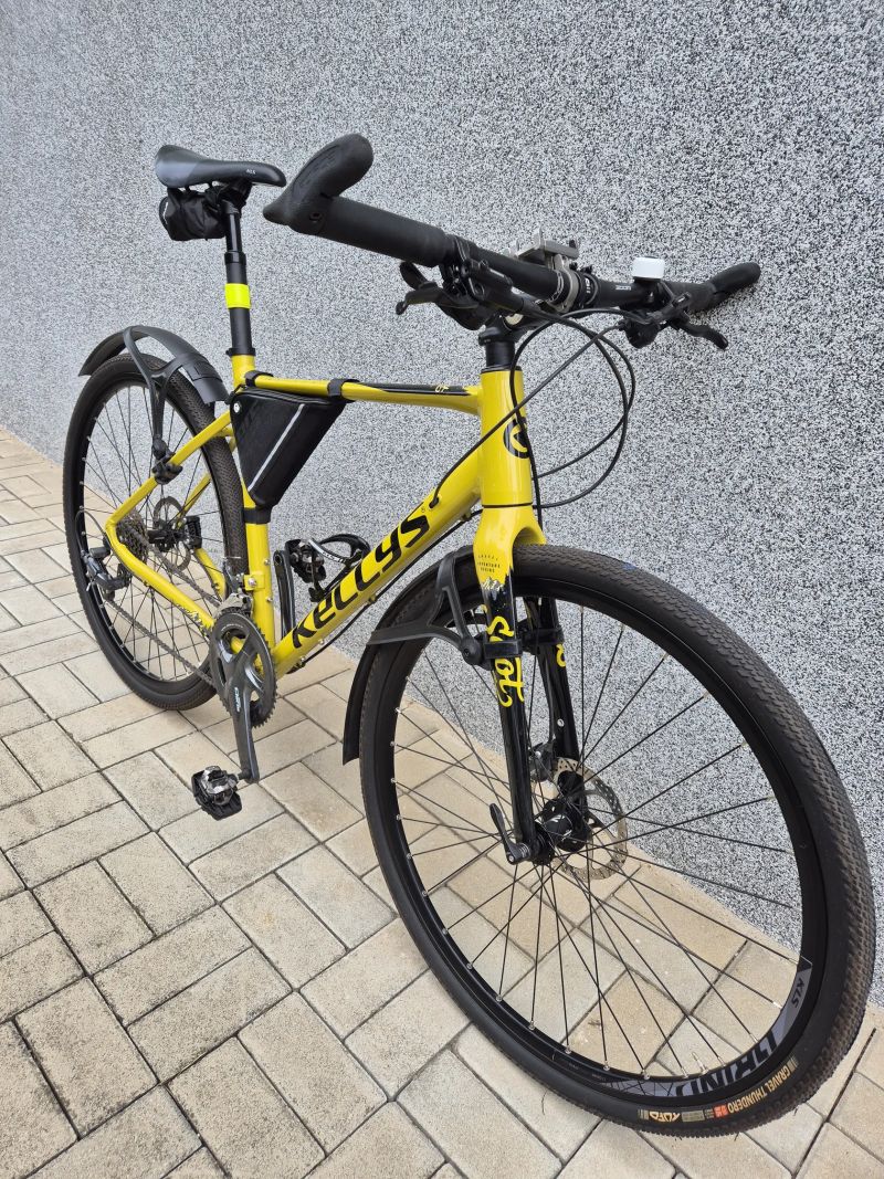 Jedinečný Kellys Soot 30 GRAVEL (Vel. M /172 -182 cm) – rovná řídítka, GRX hydraulika, stav nového