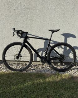 Van Rysel EDR CF Disc | SRAM Force AXS | Zipp 303 S | Vel. M