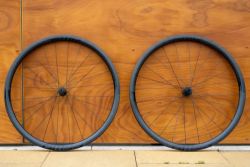Ffwd ryot 33 dt swiss 240
