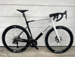 SUPERIOR XR 9.8 GF ve velikosti XL/58