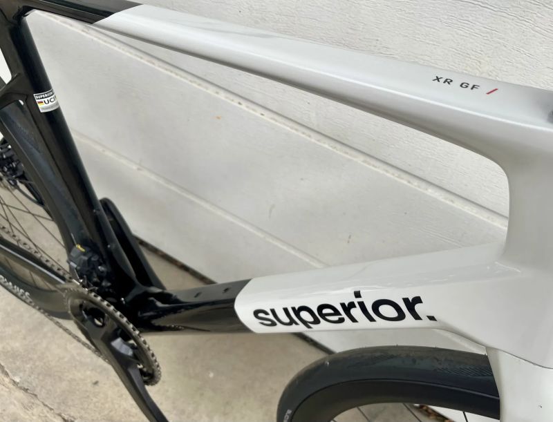 SUPERIOR XR 9.8 GF ve velikosti XL/58
