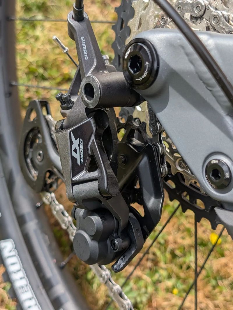 Cube Stereo Hybrid 140 HPC Actionteam 750 (jen 200 km, karbon, 29", r.24)