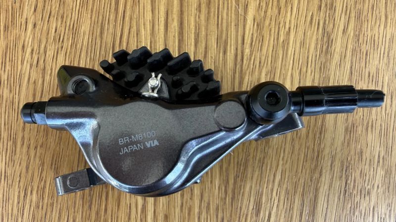 Brzdový třmen Shimano XT BR-M8100, polymer
