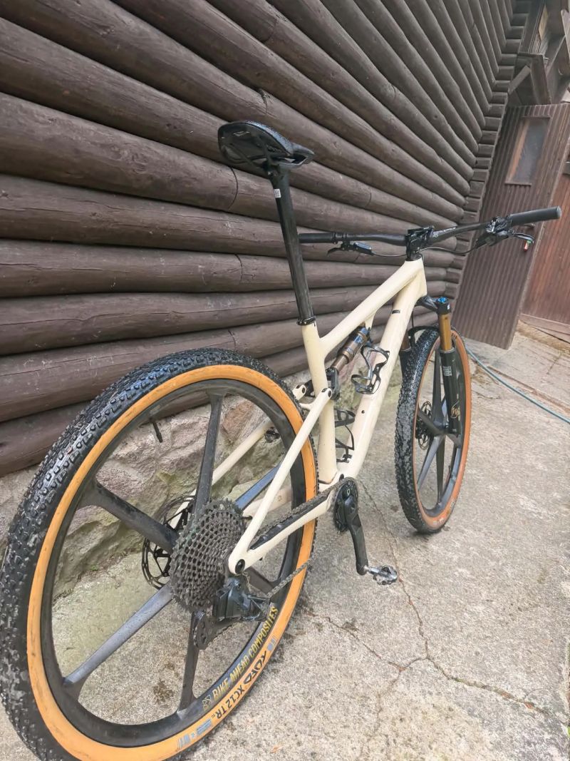 Specialized S-WORKS EPIC EVO + Quark Wattmeter 