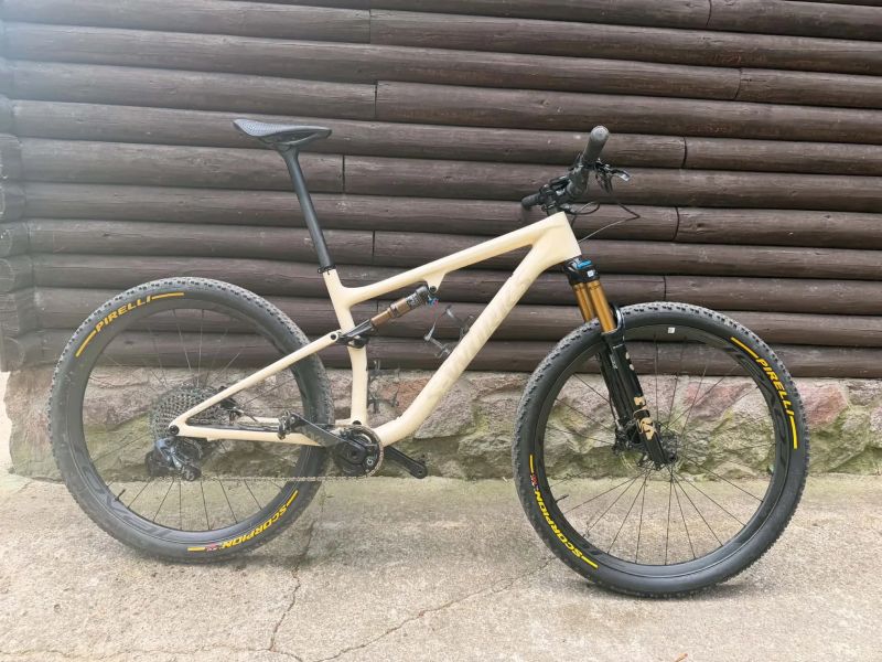 Specialized S-WORKS EPIC EVO + Quark Wattmeter 