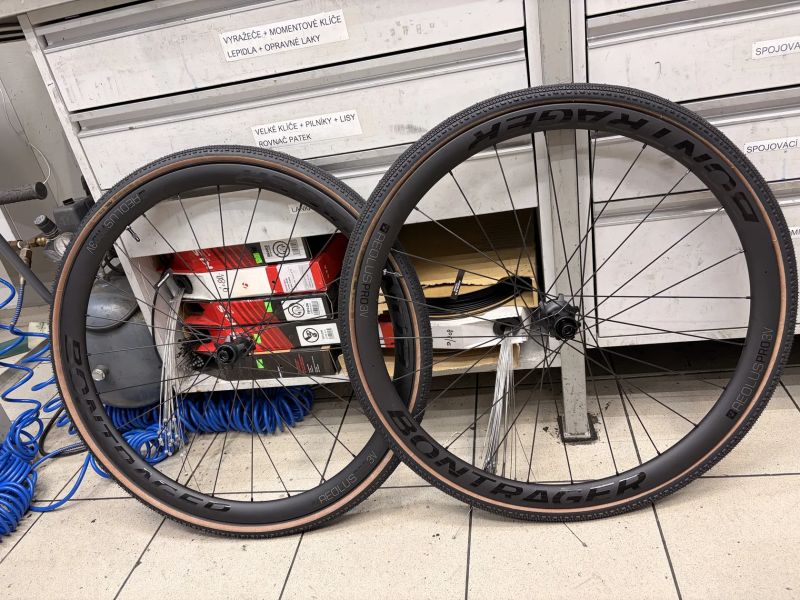 Silniční kola Bontrager Aeolus Pro 3V TLR pro kotoučové brzdy naboj XDR +plaste 700x38