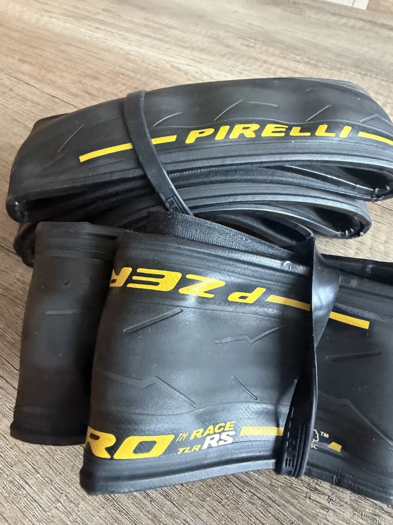 Silniční pláště Pirelli P Zero Race RS TLR