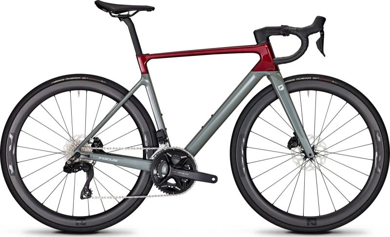 FOCUS IZALCO MAX 8.8 MODEL 2025