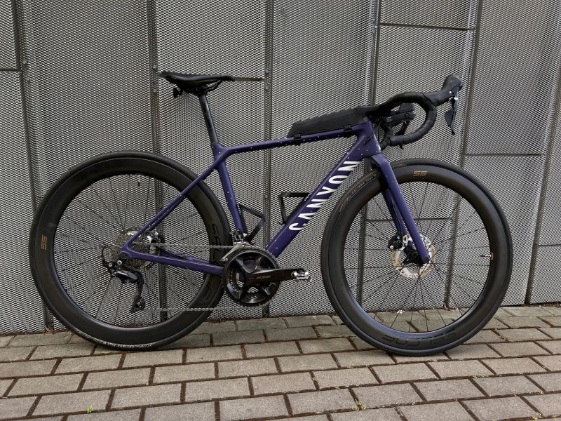 Canyon Ultimate XS, krásný stav, vč. kokpitu, orig. světla,držáku počítače, středu, kabeláže, hadic.