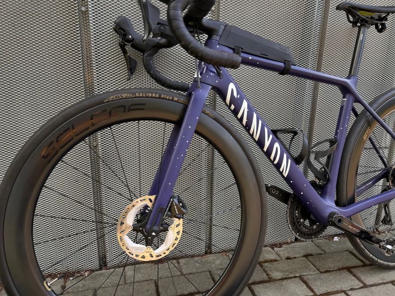 Canyon Ultimate XS, krásný stav, vč. kokpitu, orig. světla,držáku počítače, středu, kabeláže, hadic.