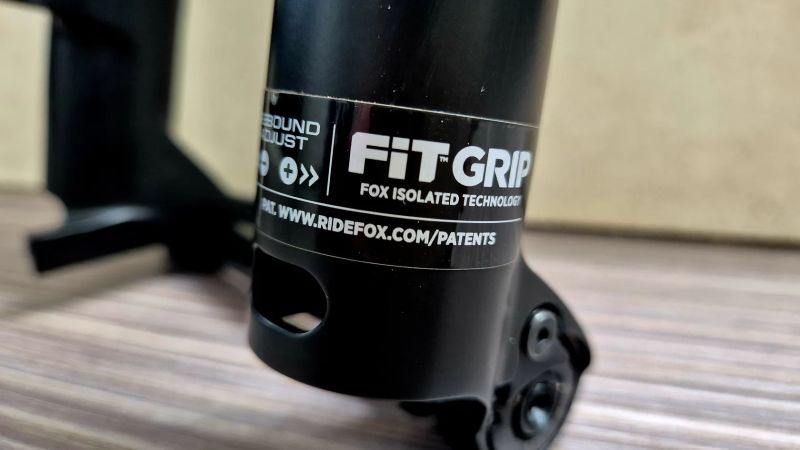 FOX 32 Rhythm 29" Boost 100 mm – FIT GRIP – včetně lockoutu