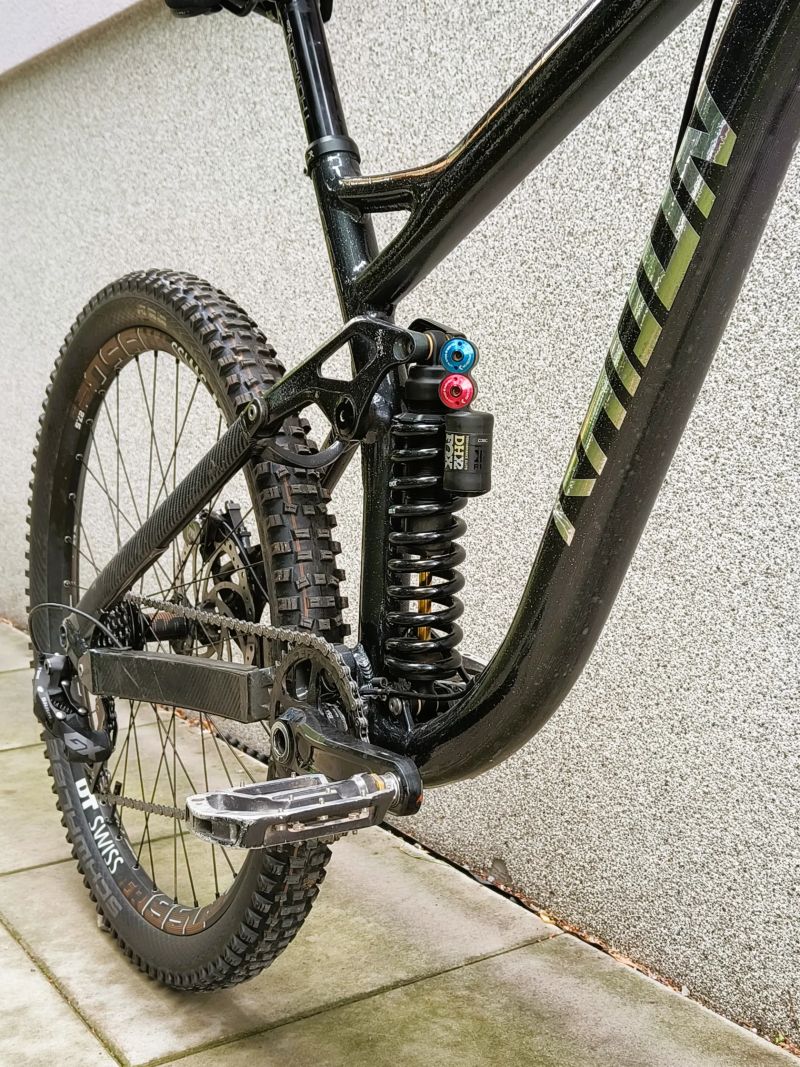 Radon SWOOP 200 vel. L zdvihy 200/200 mm SKVĚLÝ STAV