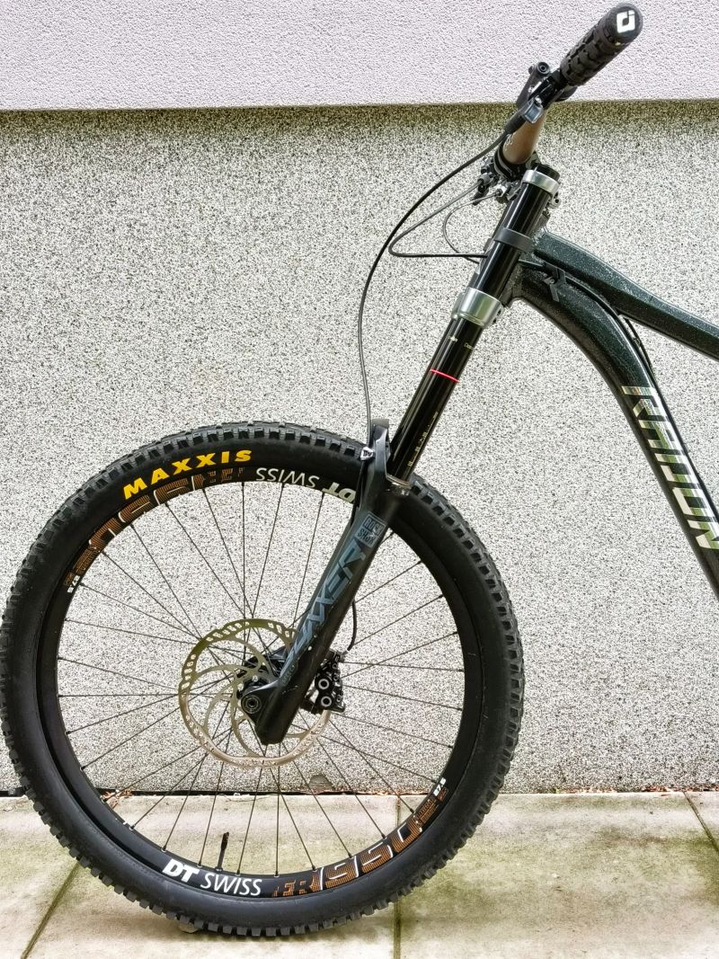 Radon SWOOP 200 vel. L zdvihy 200/200 mm SKVĚLÝ STAV