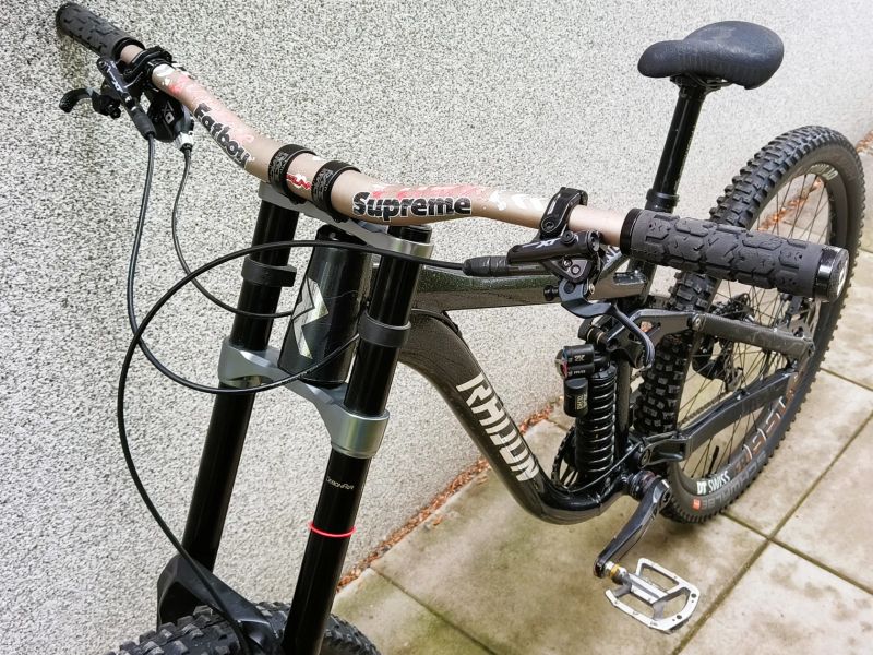Radon SWOOP 200 vel. L zdvihy 200/200 mm SKVĚLÝ STAV