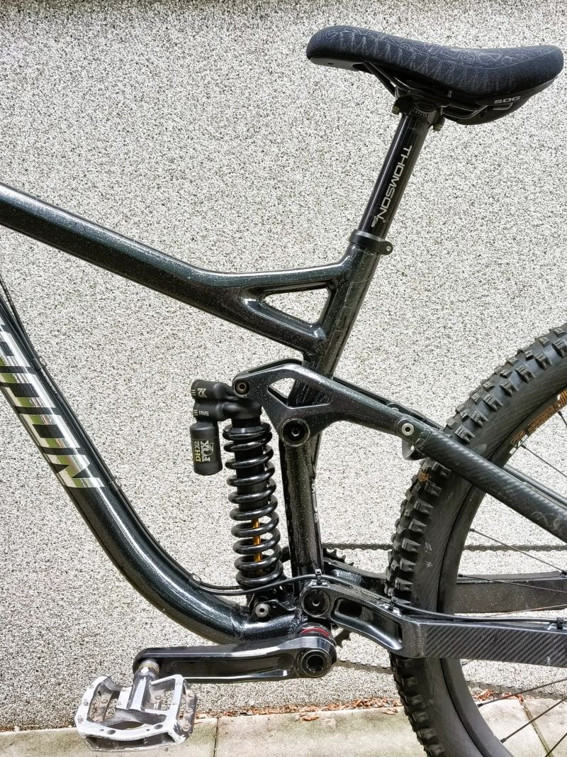 Radon SWOOP 200 vel. L zdvihy 200/200 mm SKVĚLÝ STAV