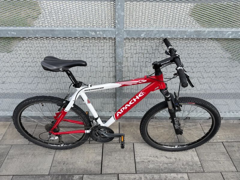 Apache Tanka Tate Diamond 26" ( PC:16.990kč ) Shimano Deore