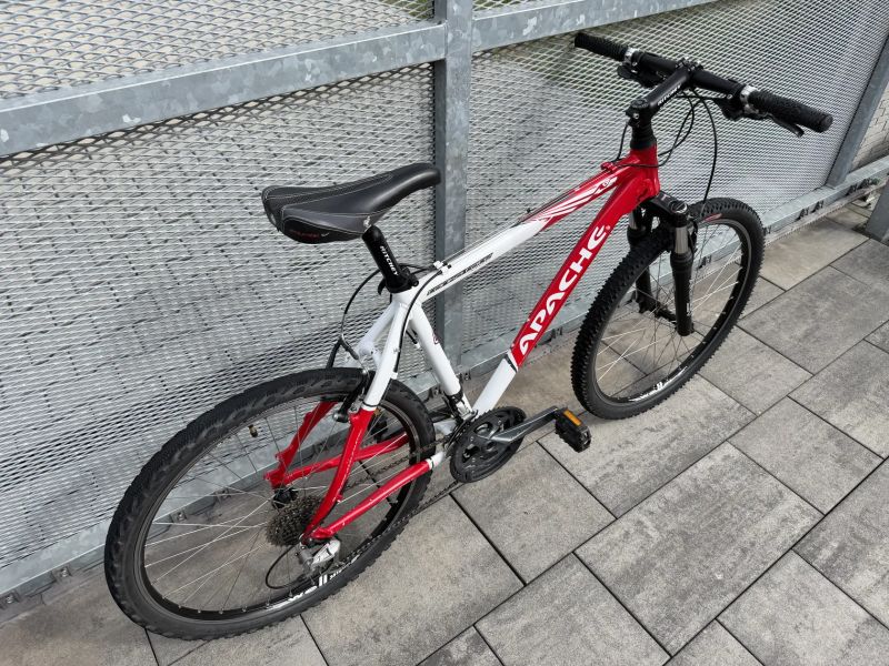 Apache Tanka Tate Diamond 26" ( PC:16.990kč ) Shimano Deore