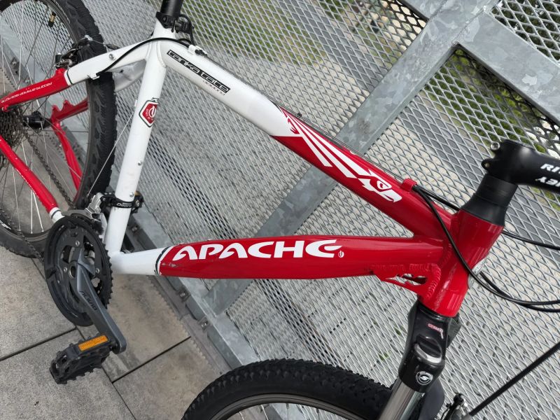 Apache Tanka Tate Diamond 26" ( PC:16.990kč ) Shimano Deore