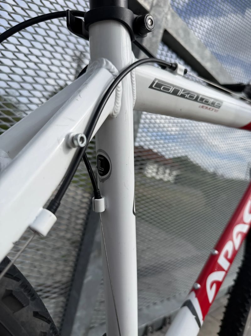 Apache Tanka Tate Diamond 26" ( PC:16.990kč ) Shimano Deore